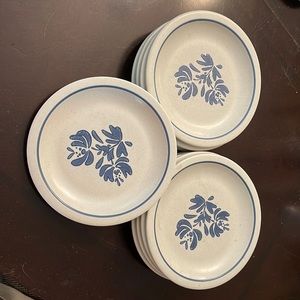 Pfaltzgraff  Yorktowne Bread and Butter Plates